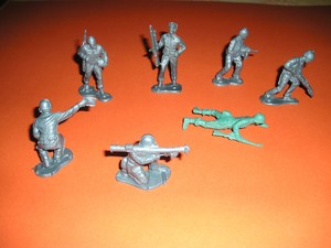 7 Petits Soldats Plastique 1 32 Sans Marque 70 S Comme Neufs No Airfix No Timpo Ebay