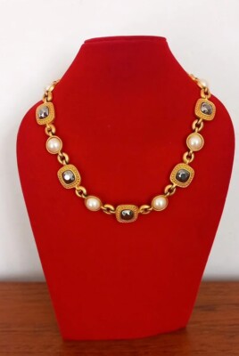 VINTAGE GIVENCHY HALSKETTE COLLIER VERSTELLBAR GOLDFARBEN METALL markiert mit 4g Logo