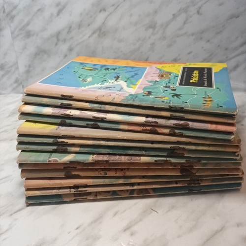 American Geographic Society Around The World Programm. 13 Bücher. Vintage.