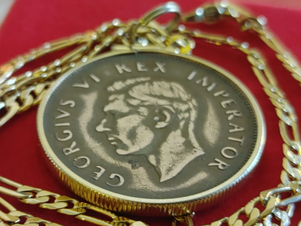 1941 South Africa Dromedaris Sailing Ship  Penny Pendant & 24" Gold filled chain - Image 4 of 4