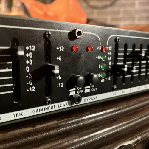 EQ-215 2-Channel 15-Band Equalizer 1U Rack Mount Stereo Graphic Equalizer A3O0 - Picture 5 of 8