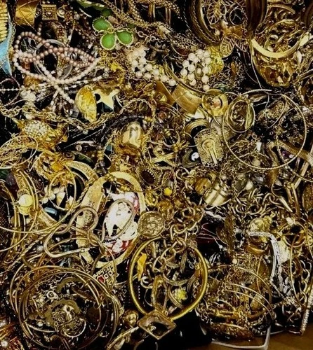 3 Pounds Jewelry Costume Vintage Mix LBS  necklaces bracelets pins rings etc lbs