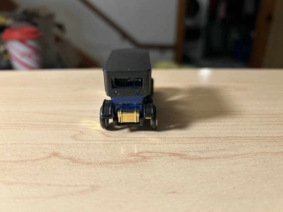 Coche Mercedes de alta velocidad suelto Foto 3 de 4