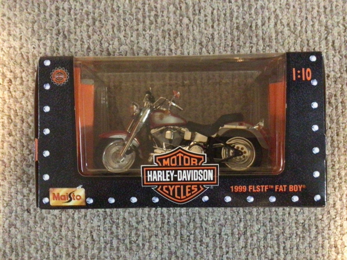 Vtg 1999 Maisto 1:10 Scale Harley Davidson 1999 FLSTF Fat Boy