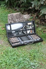 Grillset „Bukowina“ in Holzbox – Spieße, Geschirr & Zubehör für 6 Personen