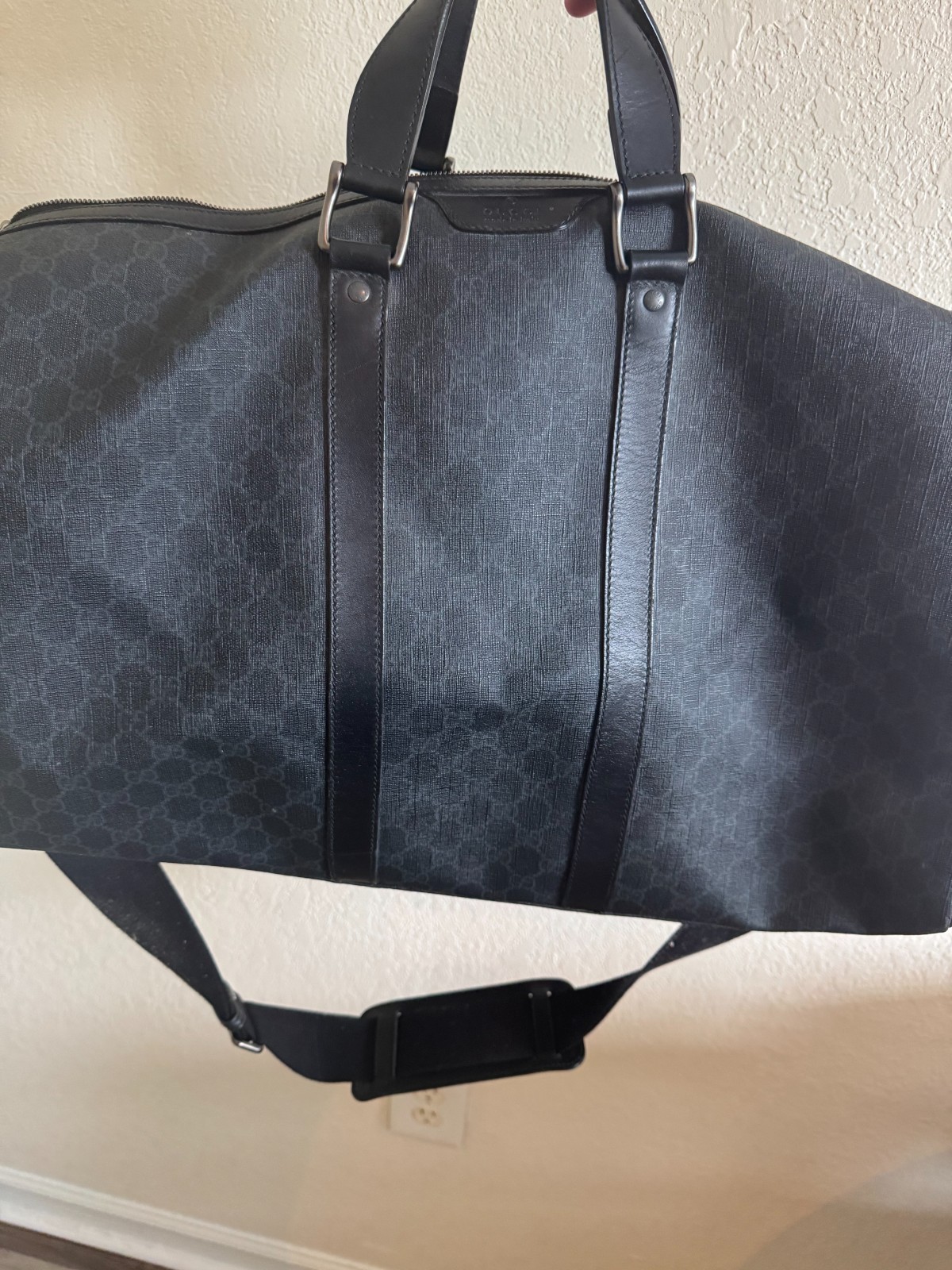 Gucci Supreme pattern duffle bag - image 6