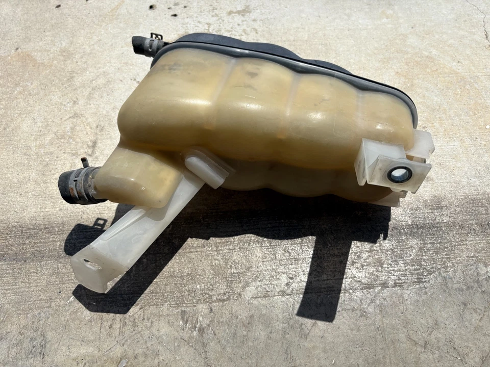 2007-2013 Chevrolet Silverado Avalanche Tahoe Suburban Radiator Surge Tank, OEM - Image 4 of 4