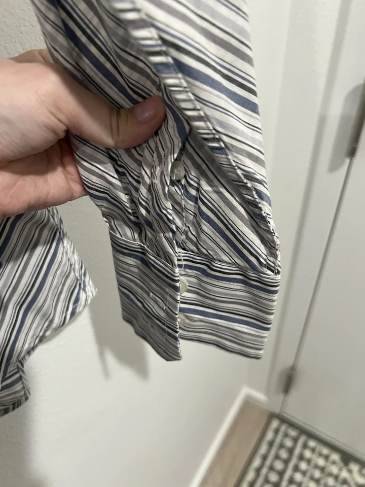 Men’s Long Sleeve Button Down Dress Shirt - Image 3 of 4