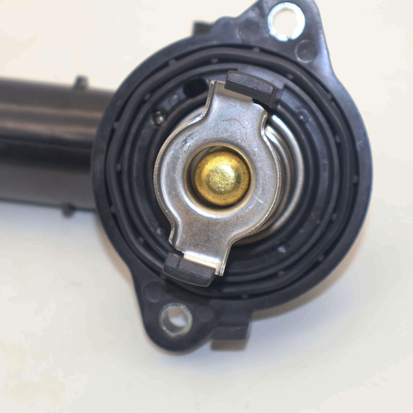 330424 Thermostat Housing Assembly Fit for Maserati Ghibli Levante Quattroporte