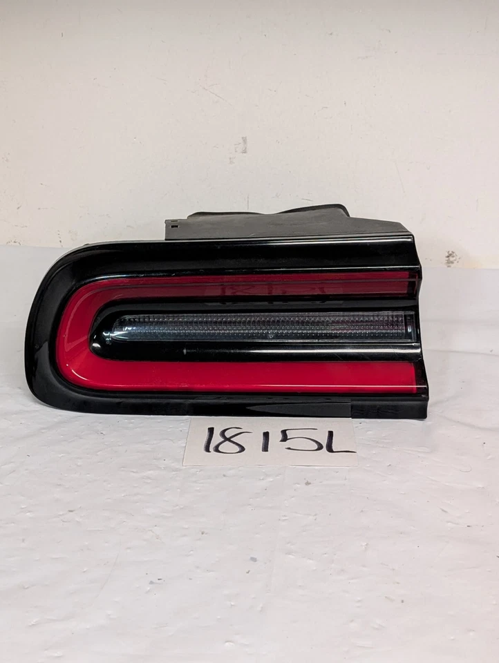 Задний внешний задний фонарь в сборе левый для Dodge Challenger 2015-23 годов выпуска 68403955AC от оригинального производителя - Изображение 4 из 4