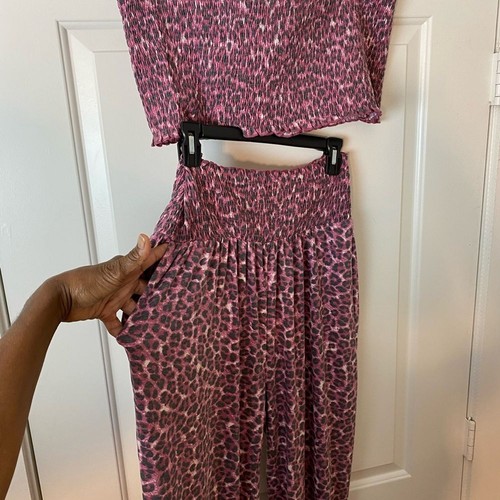 ZENANA Plus 2X Tube Style Burgundy Leopard Printed Smocked Bandu Halter Top - Picture 11 of 11