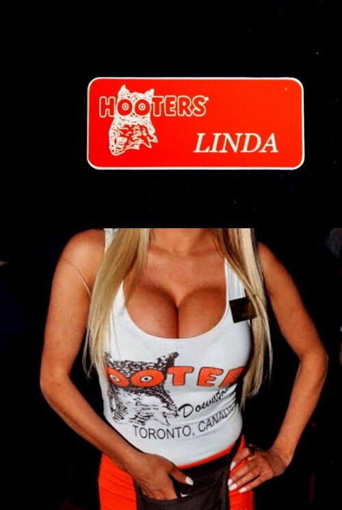 Hooters Uniform Linda Name Tag Pin Back Dress Up Role Play Costume Accessory