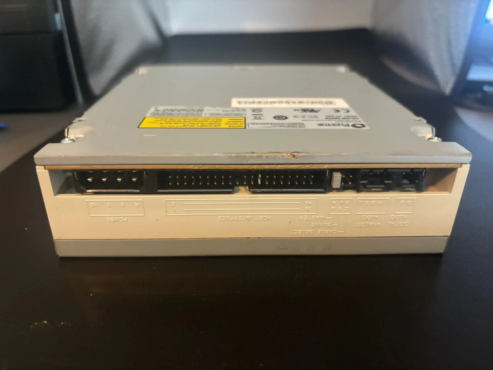 Plextor PX-240A-34 INTERNAL 52x32x52 PLEXWRITER  IDE CD-RW Drive - Image 3 of 4