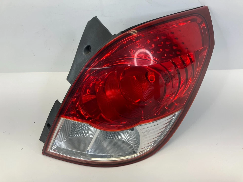 2008-2010 Saturn Vue Rear Right Side Quarter Pannel Mounted Tail Light Taillight Foto 4 de 4
