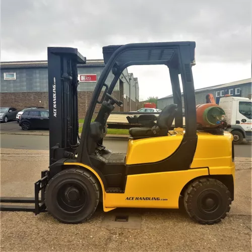 Yale GLP25VX Gas Container Spec Forklift Buy-£9995 HP-£49.91 Hire-£72.50 AH1187
