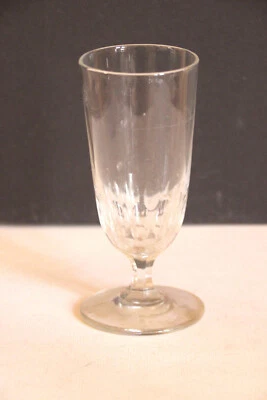 Verre ancien soufflé et taillé. Cristal ou demi-cristal. - Photo 1/3