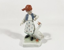 Herend 5565 Girl Child Feeding Goose
