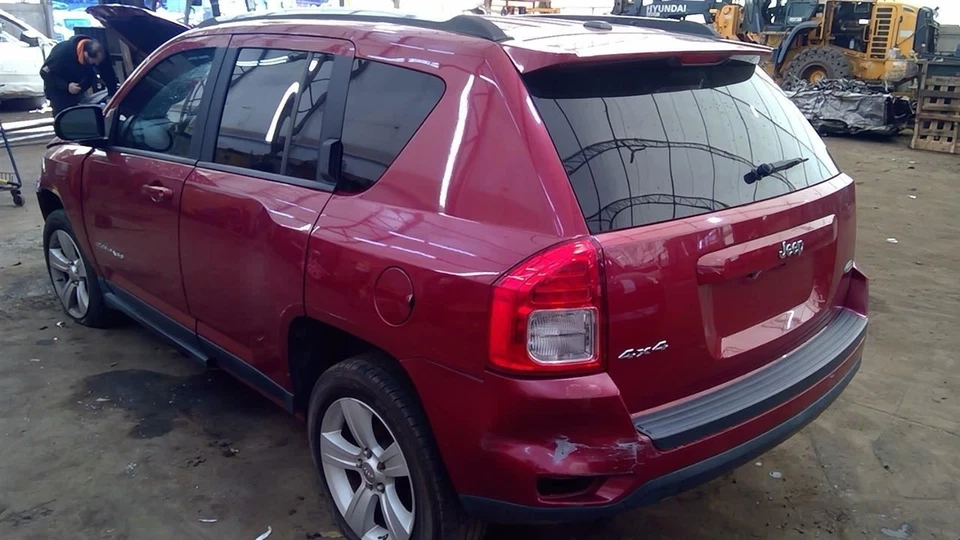 Passenger Front Spindle/Knuckle Classic Style 4WD Fits 07-17 COMPASS 6836376 - Image 3 of 4