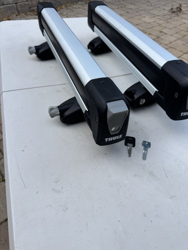 Thule SnowPack Ski/Snowboard Rack with Locks & Key - Medium - Nice! Free Ship!