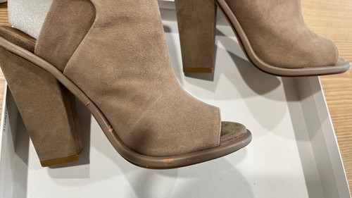 Brand new with box Wittner suede sandals in taupe - Picture 4 of 6