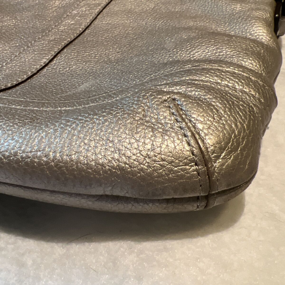 Coach Chain Duffle F19722 Pebbled Leather Crossbody Shoulder Coach Chain Duffle F19722 Pebbled Leather Crossbody Shoulder