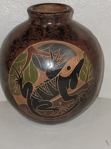 Nicaragua Art Pottery Ceramic Vessel bird & iguana Vase Signed - Picture 4 of 10