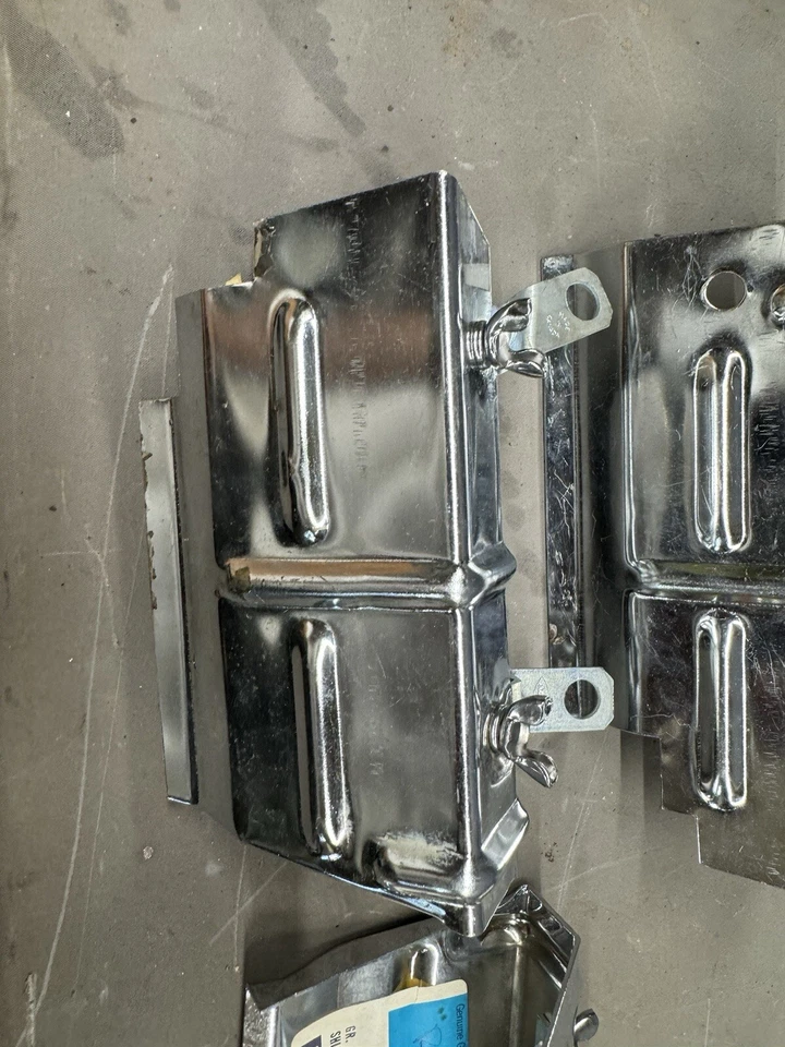 Nuevo de Lote Antiguo Chevy Corvette 1968-1979 Bujía de Encendido Cable Protector Térmico 327 350 SBC OE Foto 4 de 4