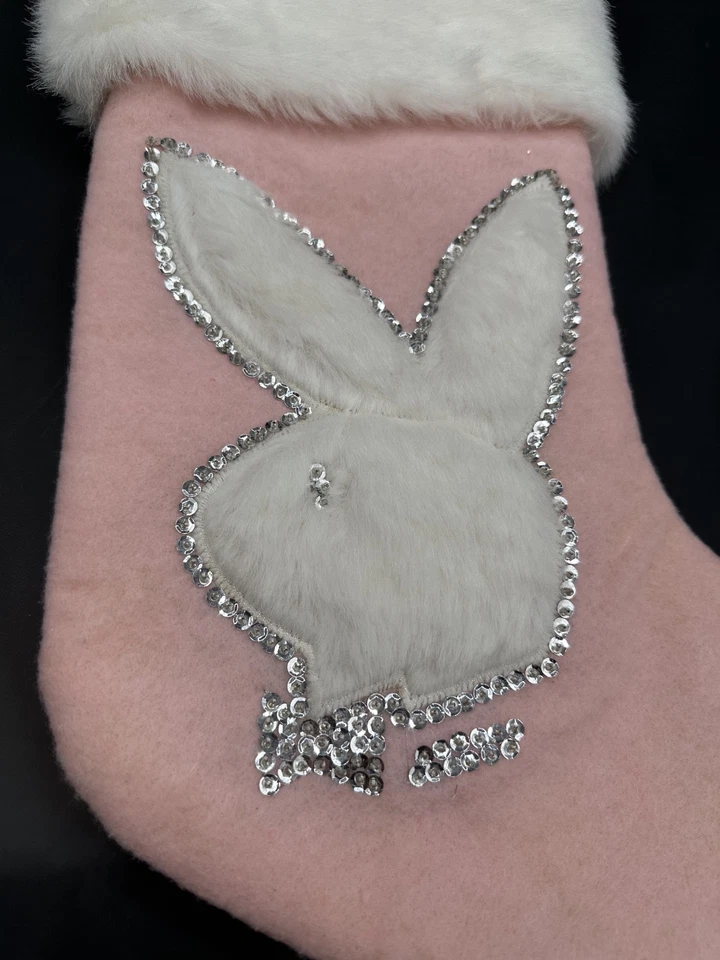 Medias de Navidad de fieltro y piel sintética con ribete de lentejuelas Playboy rosa Foto 2 de 3