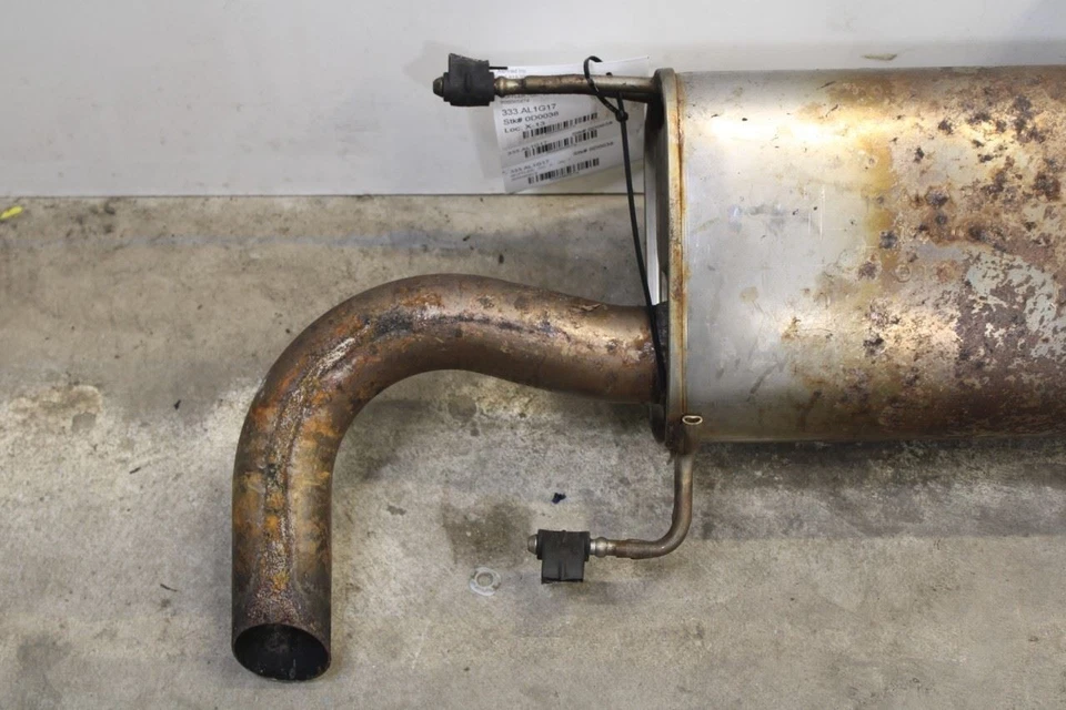 Silenciador sistema de exaustão traseiro 2017-2019 Alfa Romeo Giulia Ti 2.0L AWD 1936406000 - Imagem 2 de 4