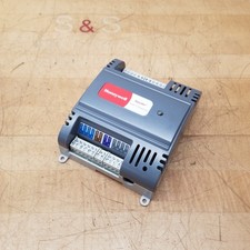 Honeywell PUL4024S Programmable Controller, 20-30VAC, 20VA Max - NEW