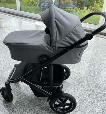 Britax Römer SMILE 5Z Kombikinderwagen grau mit Babywanne, Sportsitz, 5-Punkt