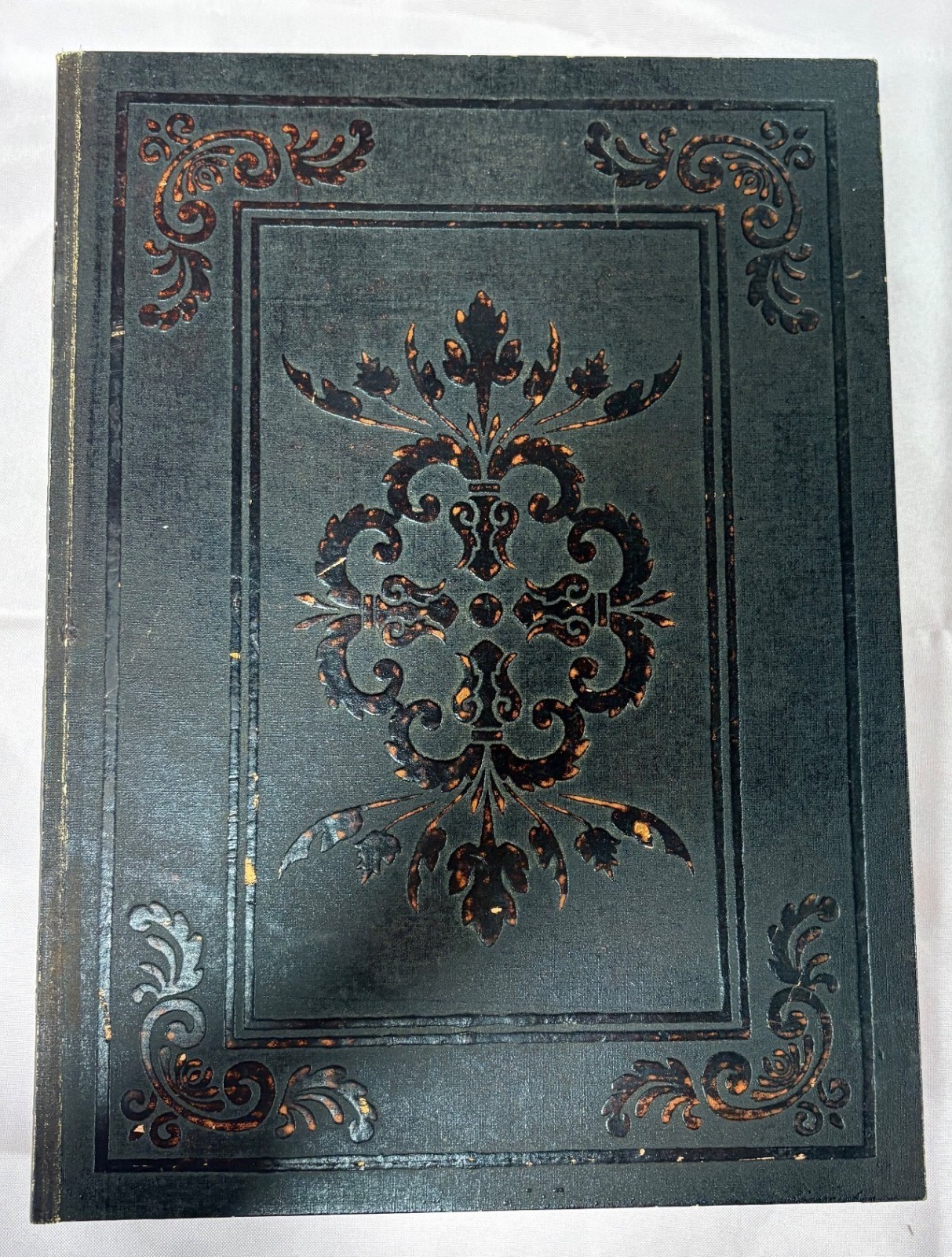 Vintage Style Decorative Faux Book Hidden Storage Box With Velvet Lining Keys