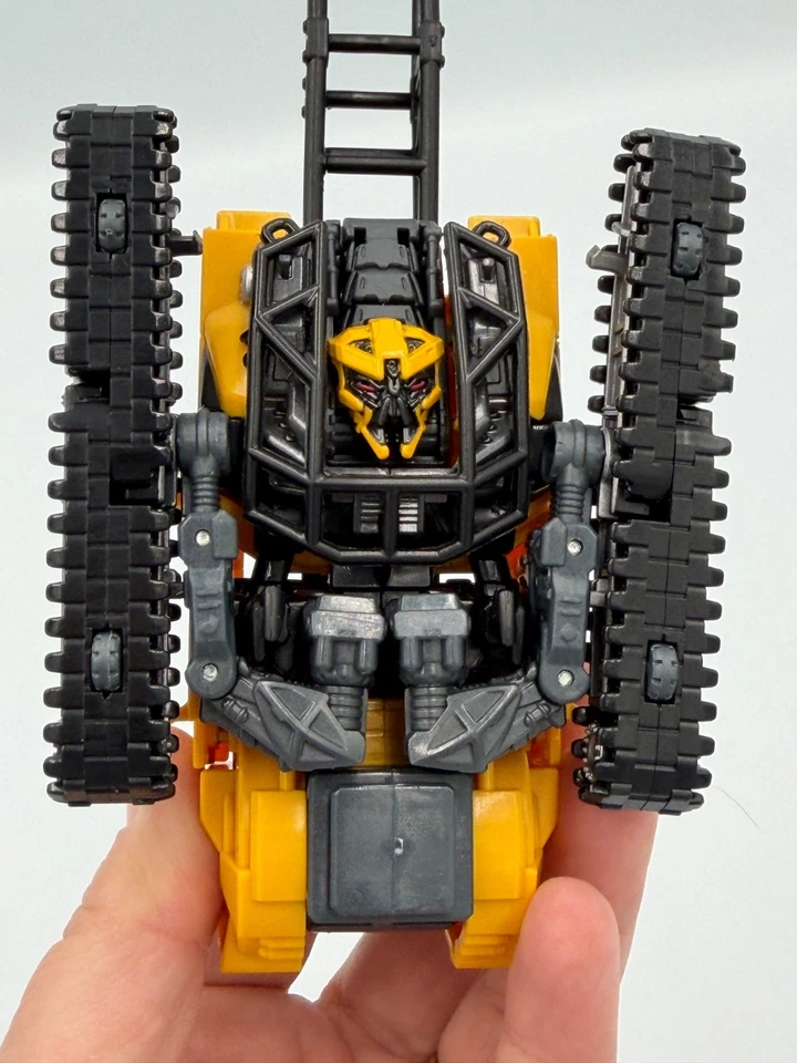 TRANSFORMERS STUDIO SERIES #47 HIGHTOWER ROTF DEVASTATOR DELUXE WITH CRANE - Image 2 of 4