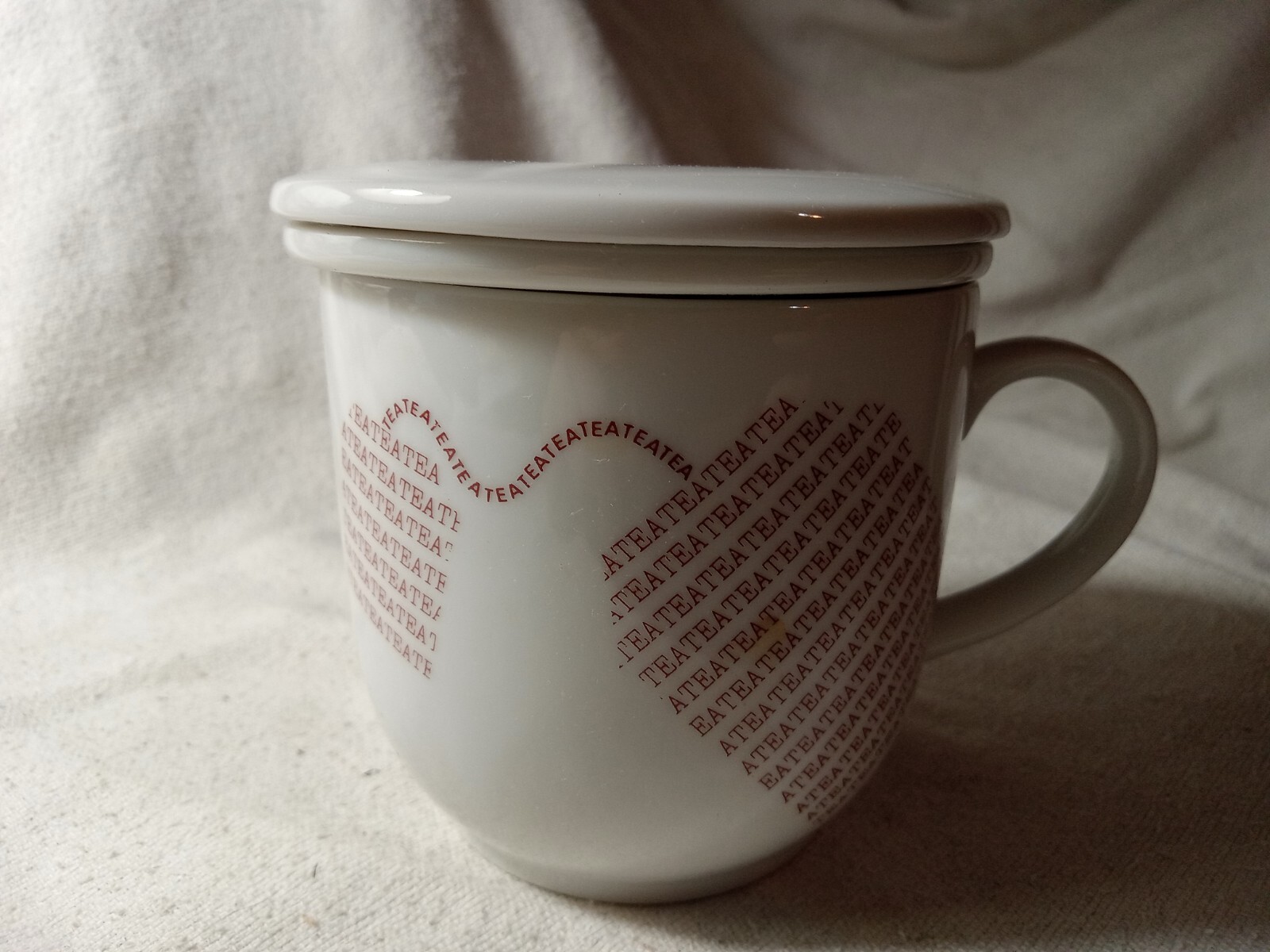 The Toscany Collection Porcelain Mug with Lid Coaster Strainer (769)