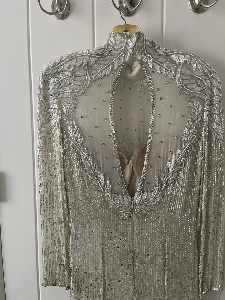 Vestido de noche Oleg Cassini. Vintage, seda, cuentas a mano, marfil. Usado talla 4 Foto 2 de 4