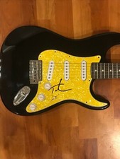 * TIM MCGRAW * signed autographed electric guitar * HUMBLE & KIND * 2