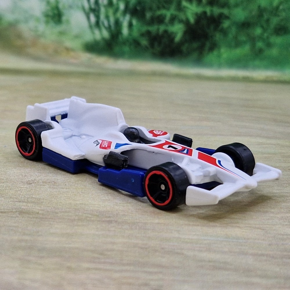Hot Wheels F1 Race Car Diecast Model Car 1/64 (70) Excellent Condition