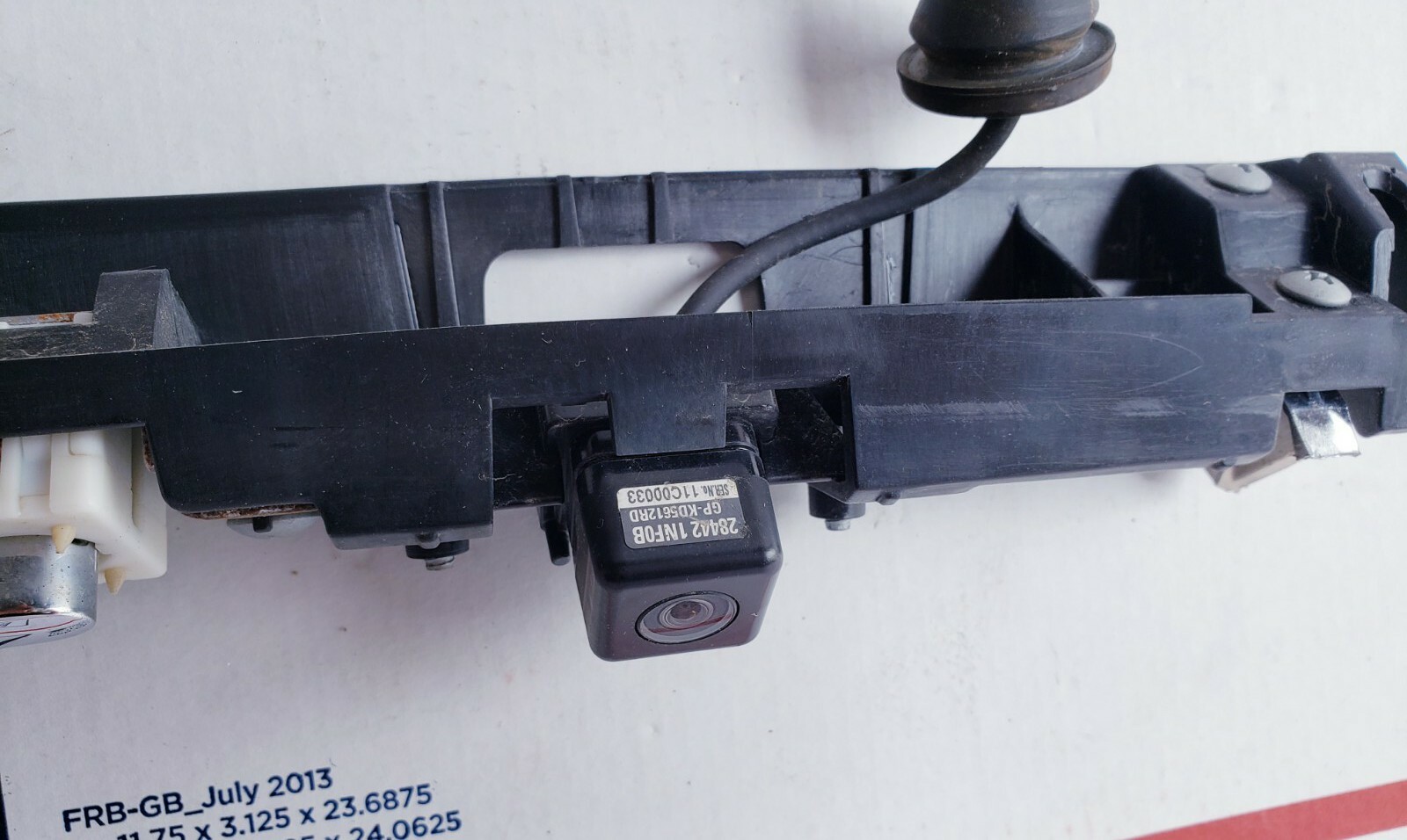 08 09 10 11 12 13 INFINITI G35 G37 SEDAN 3RD REAR BRAKE LIGHT ASSEMBLY