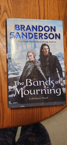 Signed The Mistborn Saga Ser.: The Bands of Mourning 