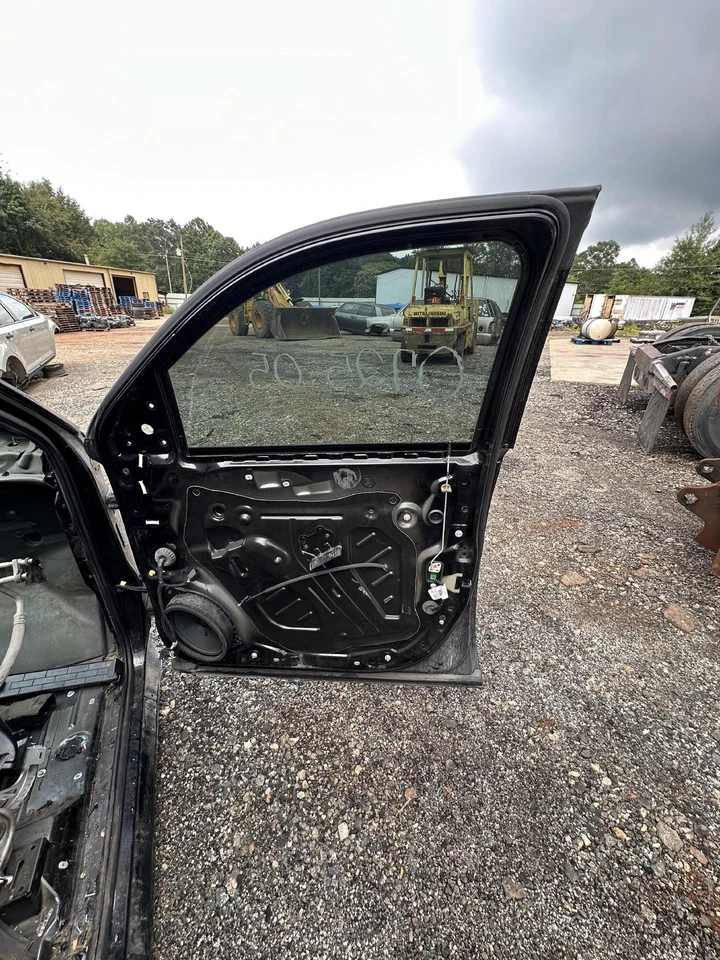 Chevrolet/GMC 2015-2020 suburban puerta delantera derecha pasajero carcasa negra GBA OEM Foto 3 de 3