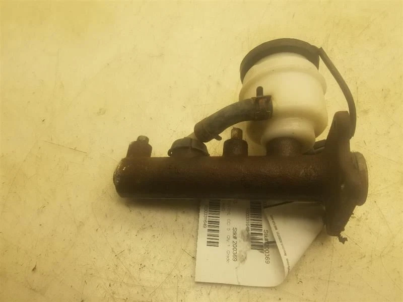 Toyota 4 Runner 1989 3,0 L V6 4x4 montaje de cilindro maestro de freno Foto 2 de 4