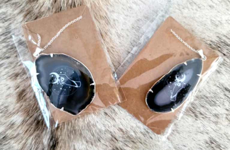 Earth'S Treasures Engraved Agate Pendant Mystic Moon Necklace