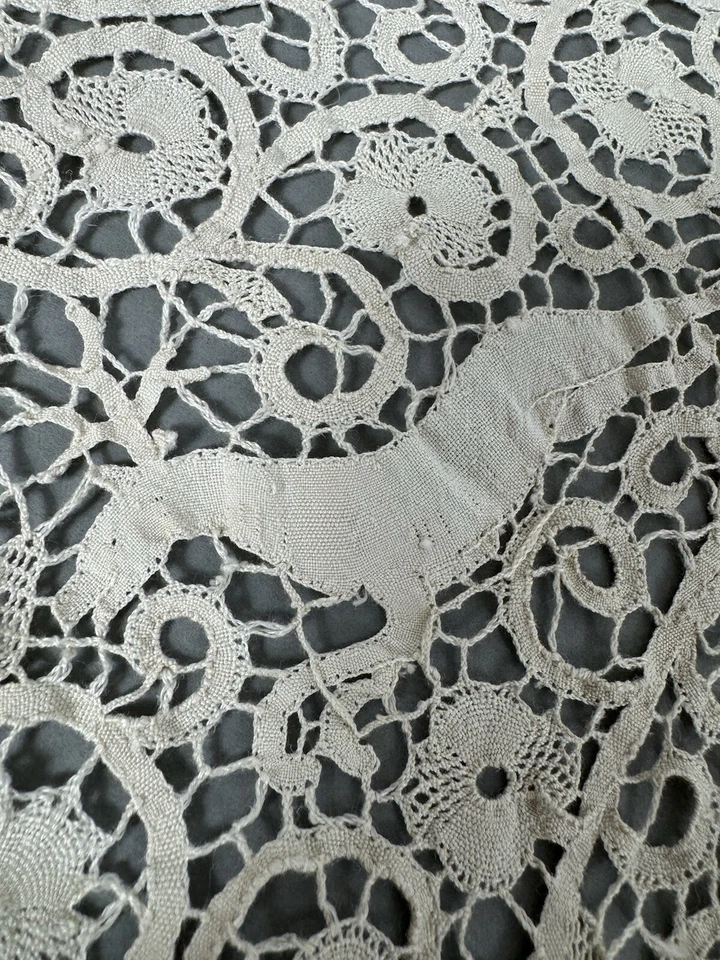 Antique Italian Cantu Lace Table Runner Point Venise Birds, Deer & Dogs 15x46” - Image 3 of 4