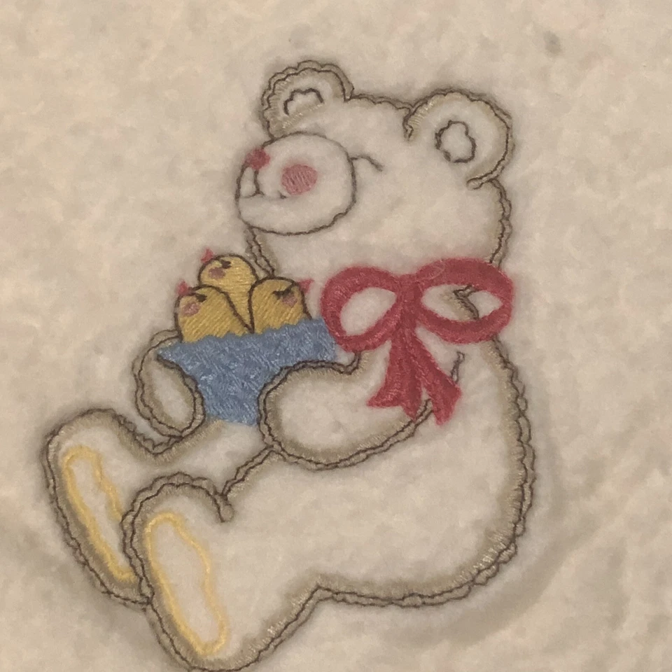 Manta bebé Gerber Always vintage borde satinado bordado oso 36" x 45" EE. UU. Foto 4 de 4