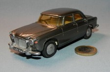 Locomotion 1/42 : Rover P5 Saloon 3 Litre 1963 (Copie cfr Spot-On)