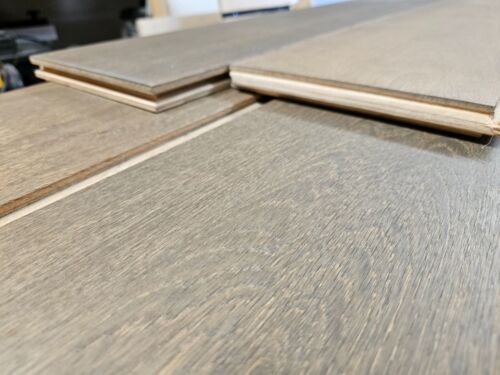 Oak engineered hardwood flooring - Picture 2 of 15