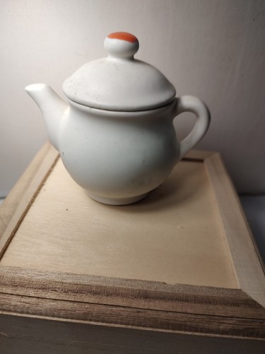 Vtg Porcelain Teapot-shaped Sugar Bowl w/lid - Picture 4 of 5