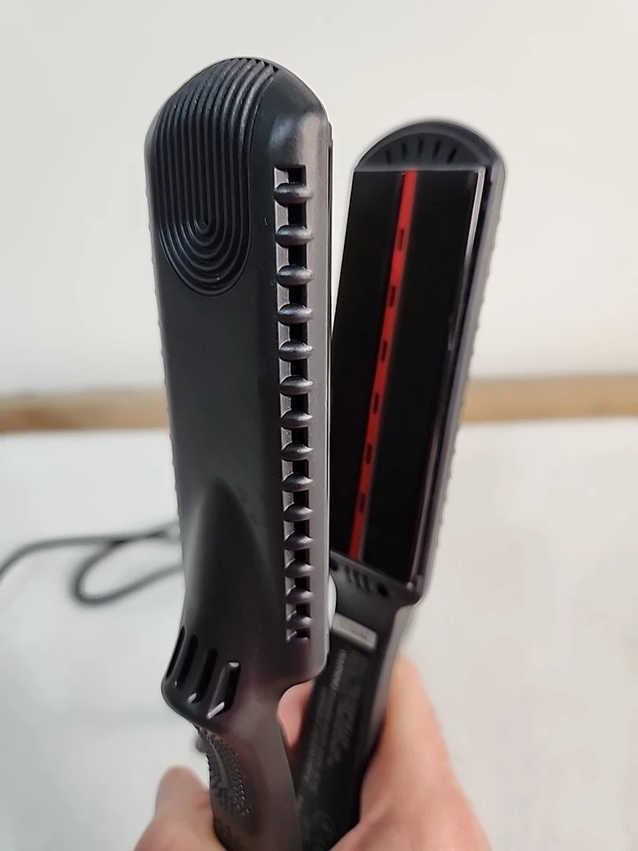 CROC Professional Premium Infrared 1.5” Flat Hair Iron Straightening Digital - Image 4 of 4
