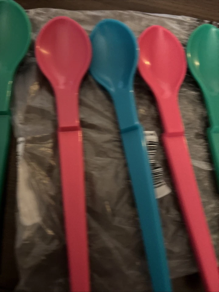 Juego de 8 cucharas para bebé Tupperware Foto 4 de 4