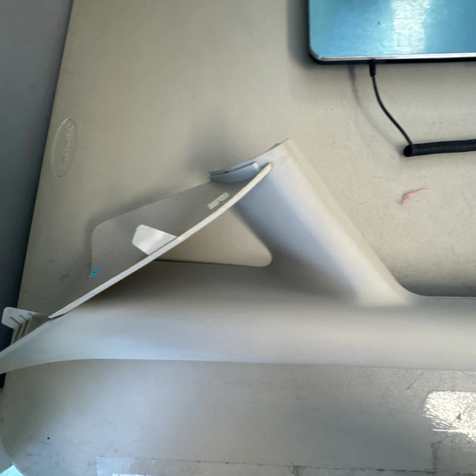 Ford Fiesta 2014 parabrisas delantero izquierdo del conductor moldura de pilar AE83-5403199-A Foto 3 de 4